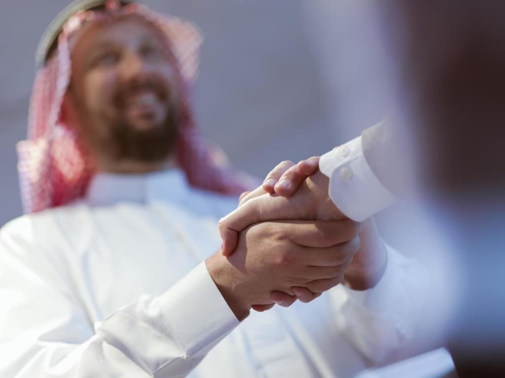 خدمات B2B المتخصصة — Specialized B2B Services
